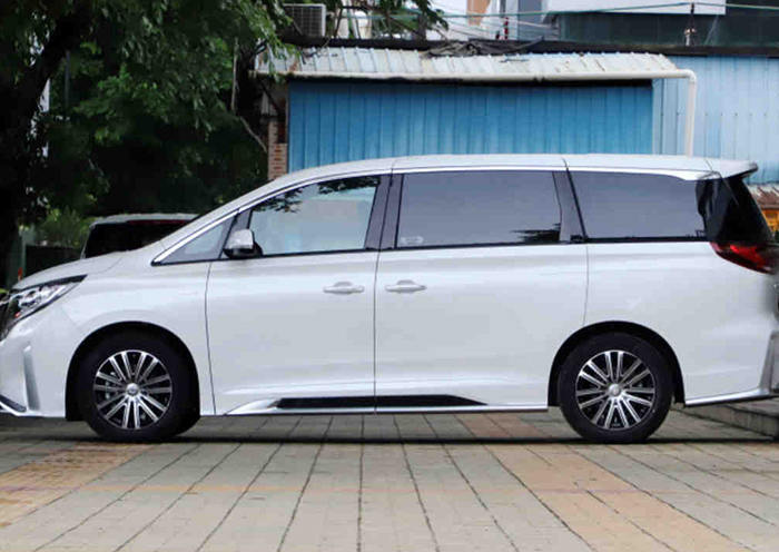 7座广汽传祺GM8商务车-侧面图 7座广汽传祺GM8商务车-侧面图
